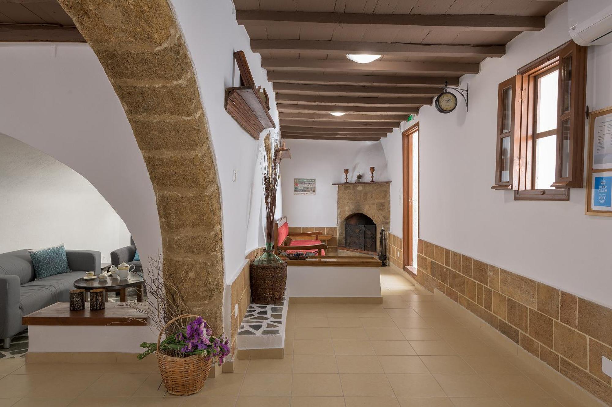 Rustic Self-Inn Rhodes City Dış mekan fotoğraf
