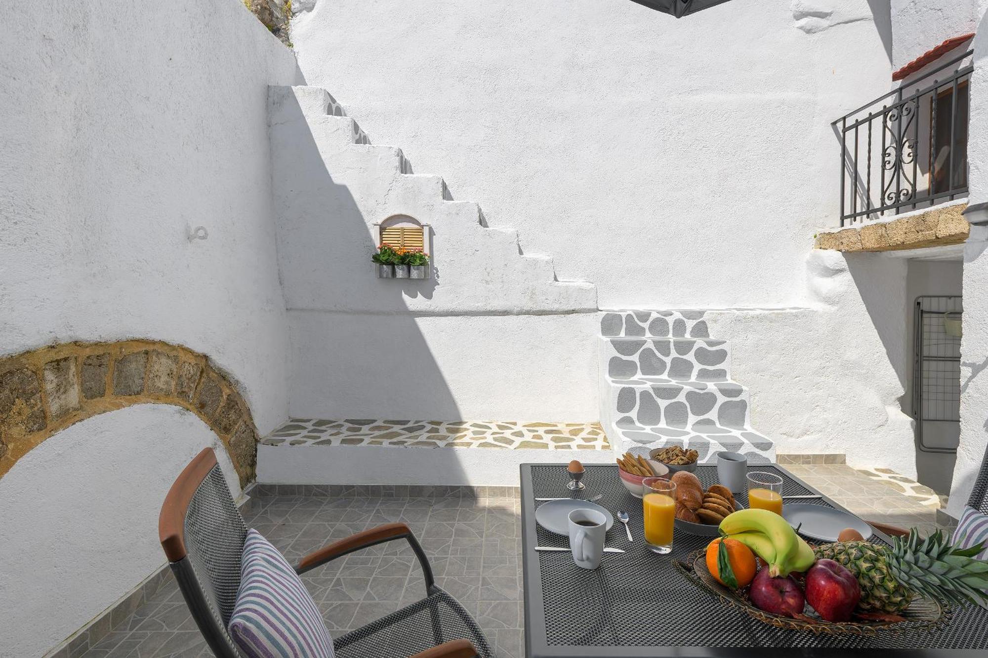 Rustic Self-Inn Rhodes City Dış mekan fotoğraf